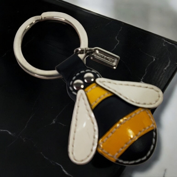 COACH Vintage Bee Key Fob Ring Purse Charm Rare HTF Leather Yellow Black Silver - Picture 2 of 4